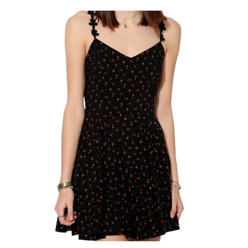 Kimchi Blue Daisy Strap Dress In Black - Picture 2 of 10